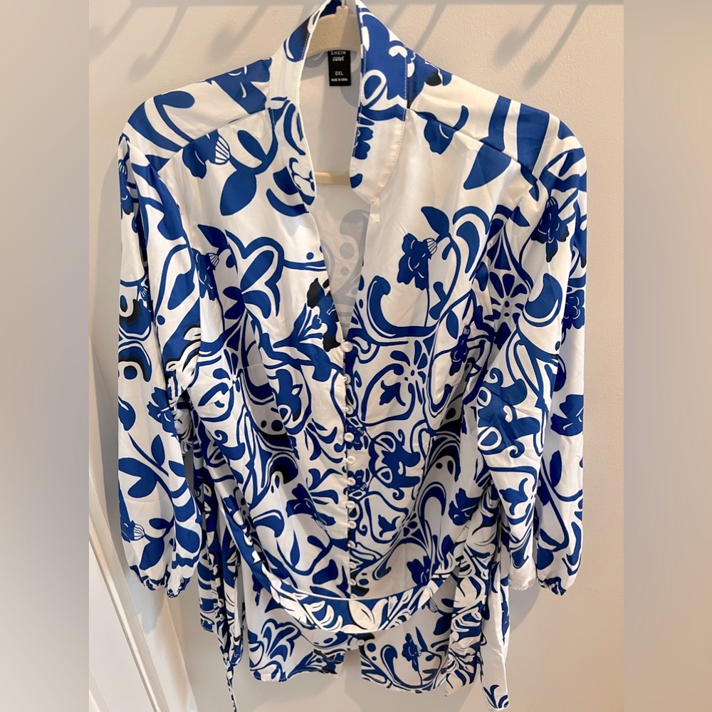 Blue and white dress with sleeves